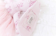 Load image into Gallery viewer, MEMORY DOLL "Bess" Bunny Heirloom Cloth Memories in Threads Doll Collection