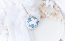 Load image into Gallery viewer, MEMORY DECORATION &quot;Snowflake&quot; Memories in Threads Traditional Christmas Bauble