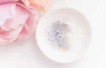 Load image into Gallery viewer, RubyBabyDesigns Heirloom Keepsake Collective Memories in Threads Trinket Ring Dish, featuring inclusions such as locks of hair, cremation ashes, preserved breastmilk, preserved flowers. Handmade in Melbourne.